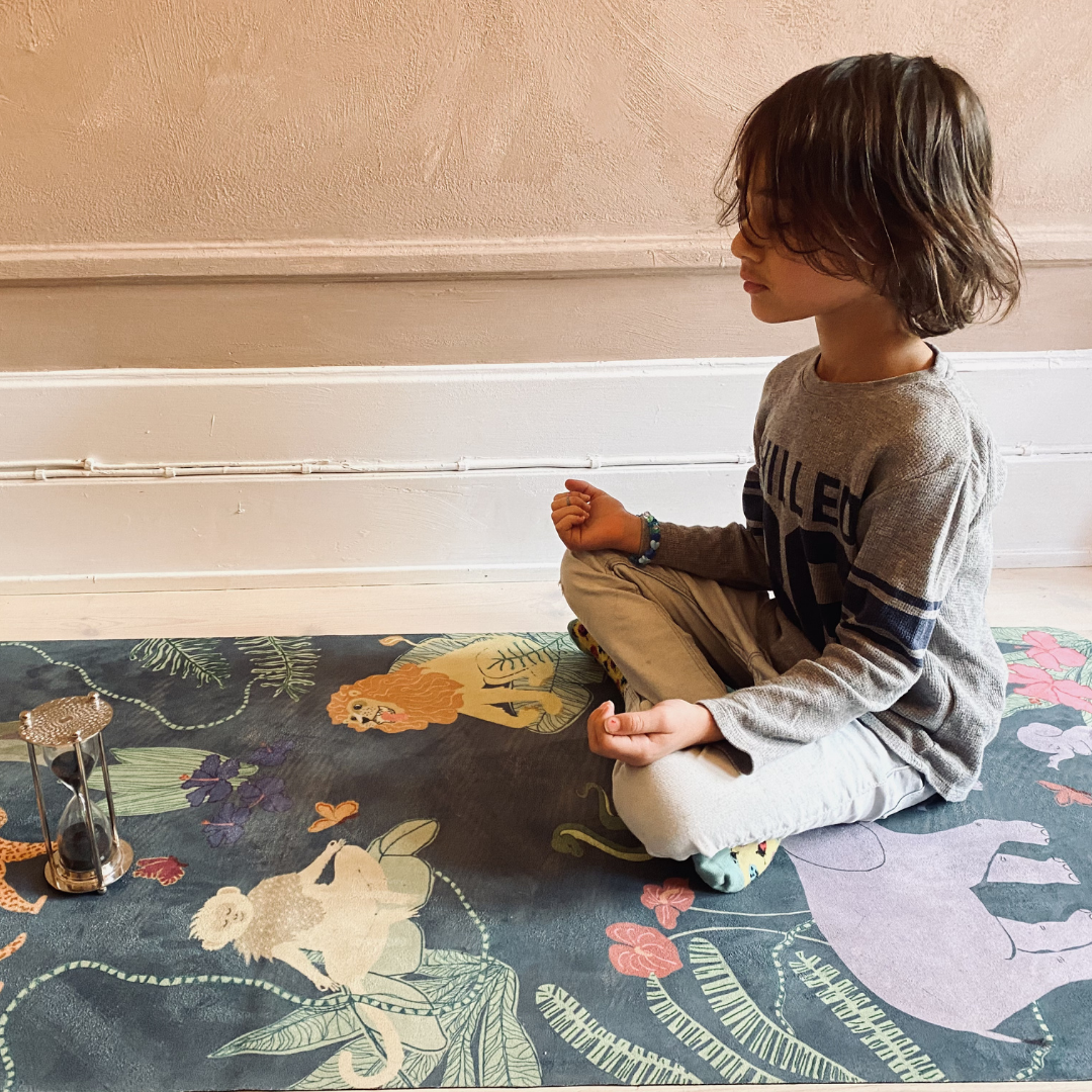 Kinderen yogamat door Karin Lundström Design: Groen bos