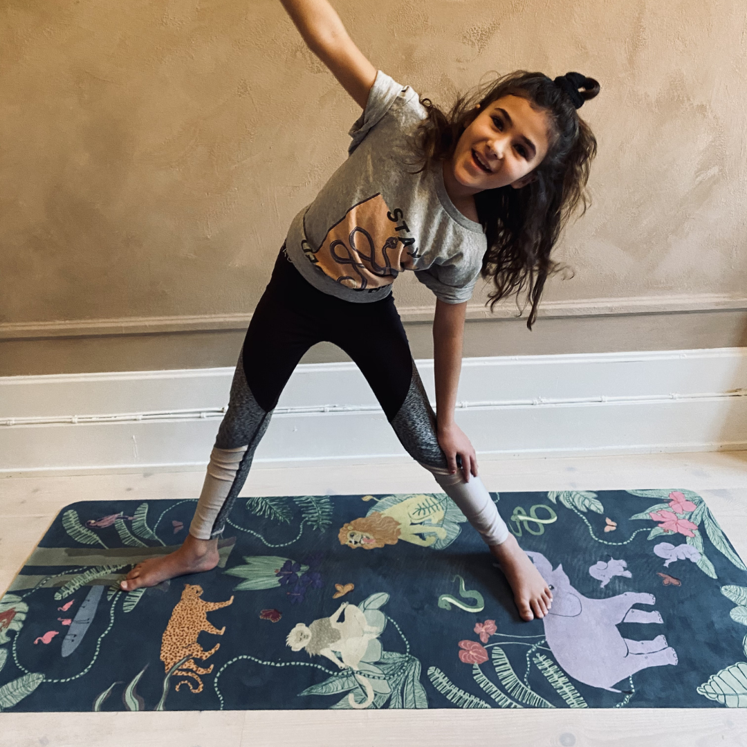Kinderen yogamat door Karin Lundström Design: Groen bos